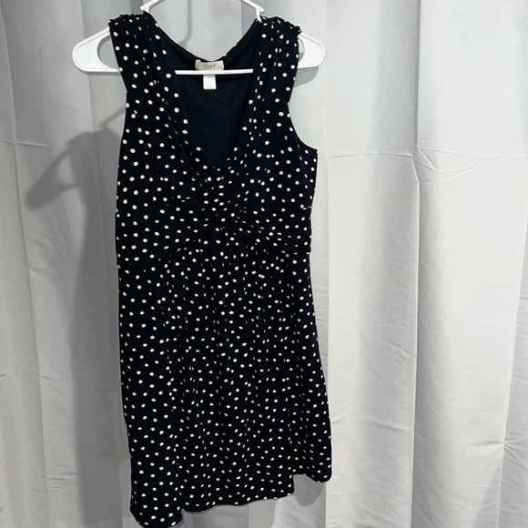 loft navy blue polka dot dress Loft navy blue babydoll mini lined dress w white polka dots medium